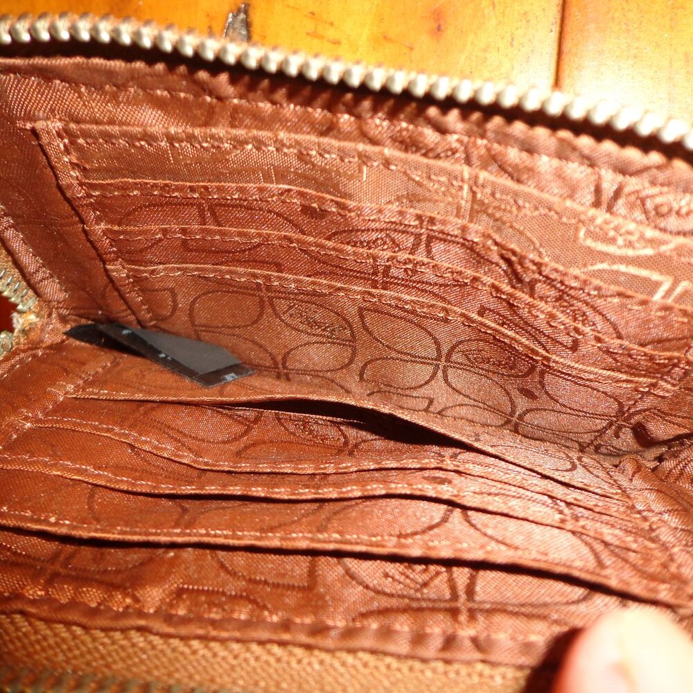 NWOT FOSSIL GENUINE LEATHER WALLET Zip Closure Zip Pocket Beige/Tan - Picture 6 of 8